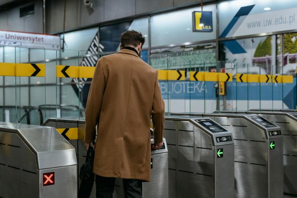 Comment le tourisme influence-t-il le futur des destinations prisées ?